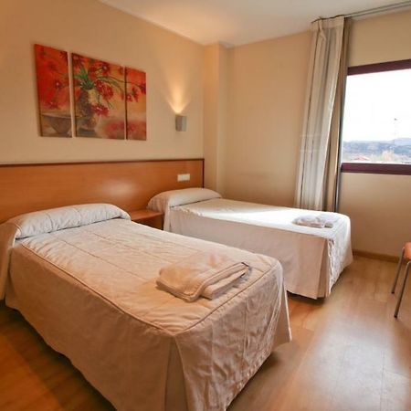 Hostal Restaurante Taracena Yunquera de Henares Bagian luar foto