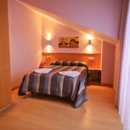 Hostal Restaurante Taracena Yunquera de Henares Bagian luar foto