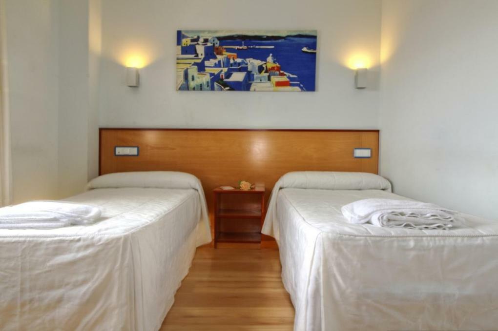 Hostal Restaurante Taracena Yunquera de Henares Bagian luar foto