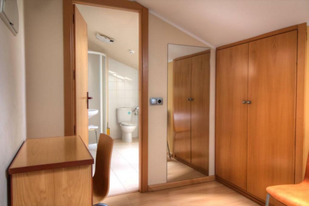 Hostal Restaurante Taracena Yunquera de Henares Bagian luar foto